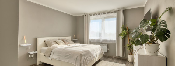 Predaj 4 izbový moderný rodinný dom, garáž, zariadený