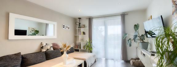 Predaj 4 izbový moderný rodinný dom, garáž, zariadený