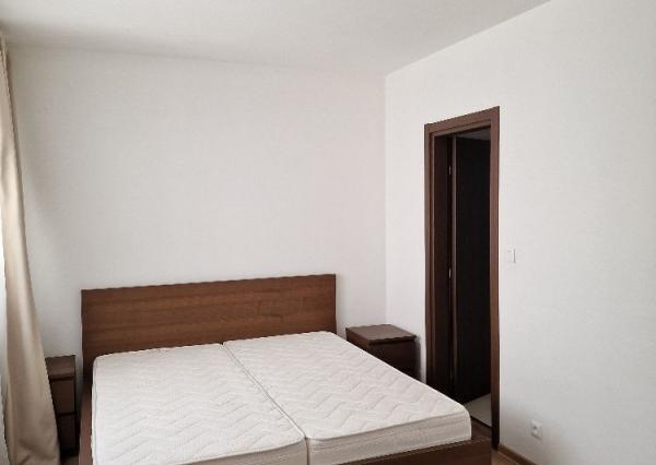 Prenájom nadštandardný 3izbový byt, lóggia 6 m2, terasa 16 m2, garáž, pod hradom