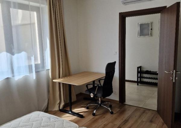 Prenájom nadštandardný 3izbový byt, lóggia 6 m2, terasa 16 m2, garáž, pod hradom