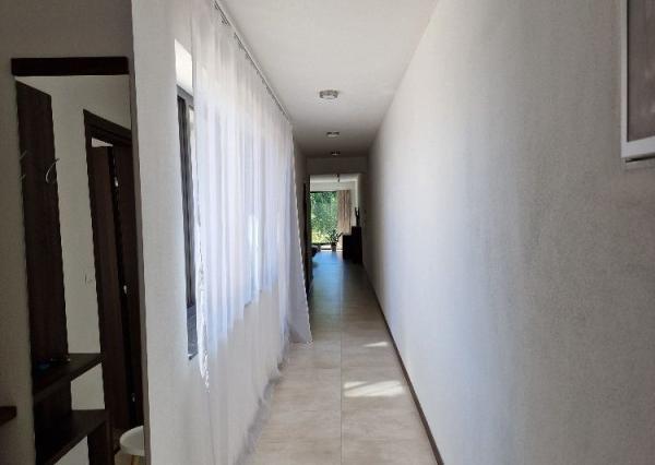 Prenájom nadštandardný 3izbový byt, lóggia 6 m2, terasa 16 m2, garáž, pod hradom