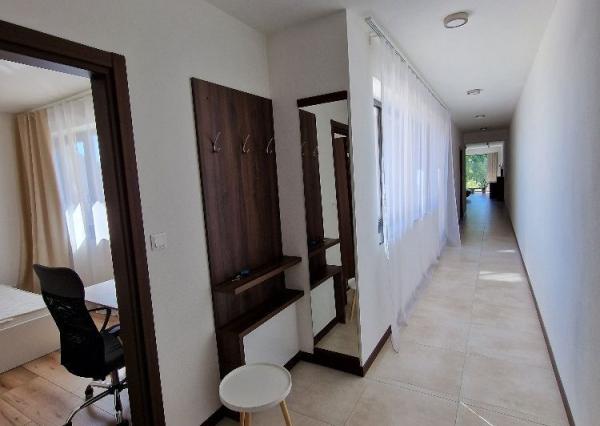 Prenájom nadštandardný 3izbový byt, lóggia 6 m2, terasa 16 m2, garáž, pod hradom