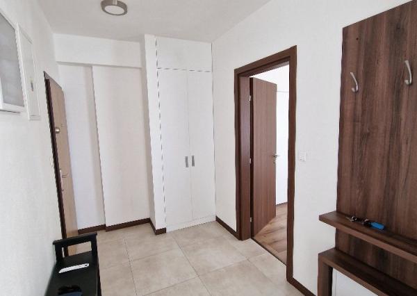 Prenájom nadštandardný 3izbový byt, lóggia 6 m2, terasa 16 m2, garáž, pod hradom