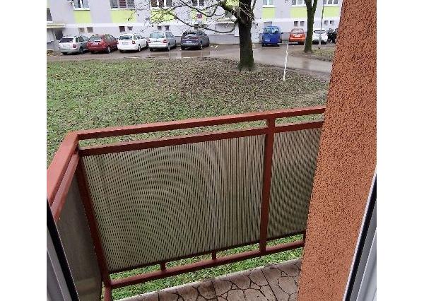 Prenájom 3 izbový byt, centrum - Párovce, balkón