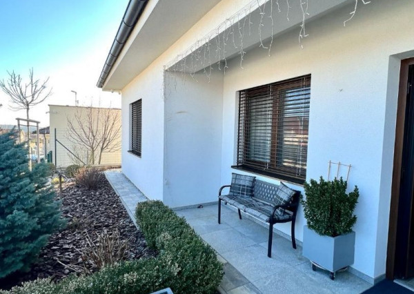 Predaj 4izb.rodinný dom Nitra, pozemok 9á, domček 50m2 na záhrade