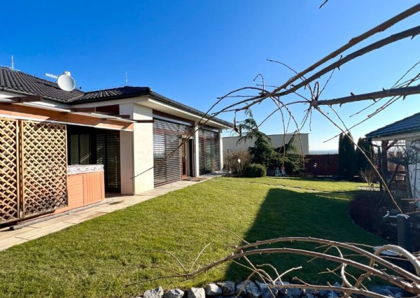 Predaj 4izb.rodinný dom Nitra, pozemok 9á, domček 50m2 na záhrade