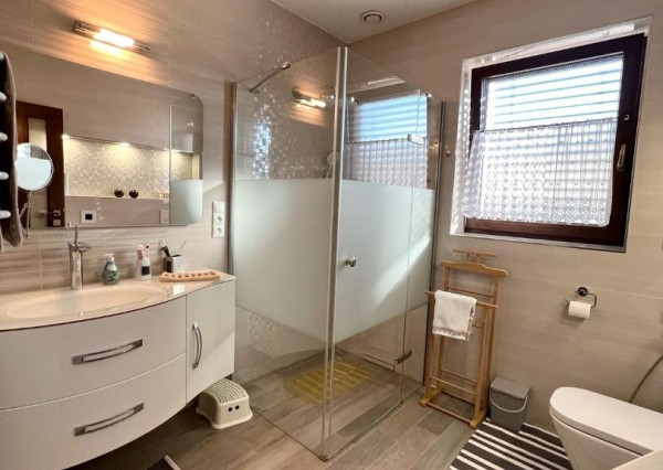 Predaj 4izb.rodinný dom Nitra, pozemok 9á, domček 50m2 na záhrade