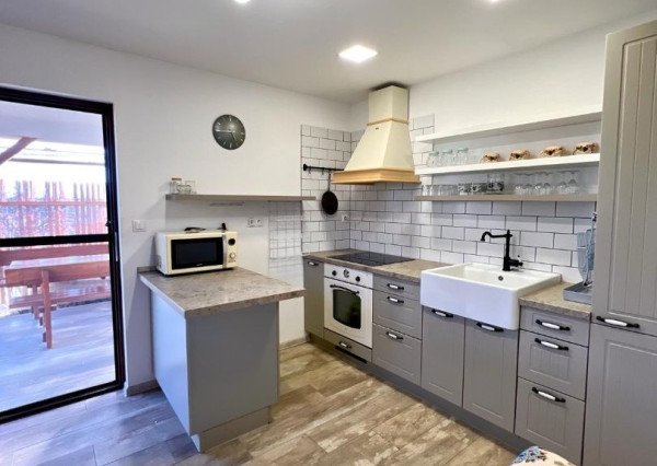 Predaj 4izb.rodinný dom Nitra, pozemok 9á, domček 50m2 na záhrade