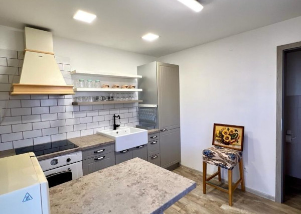 Predaj 4izb.rodinný dom Nitra, pozemok 9á, domček 50m2 na záhrade