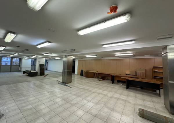Prenájom veľkometrážny priestor, úplne centrum mesta, 287 m2