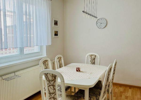 Predaj 4 izbový rodinný dom, 9á krásny pozemok pod lesom, garáž, Nitra