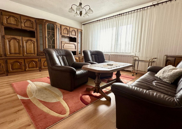 Predaj 4 izbový rodinný dom, 9á krásny pozemok pod lesom, garáž, Nitra