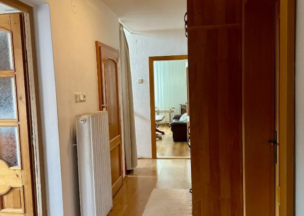 Predaj 4 izbový rodinný dom, 9á krásny pozemok pod lesom, garáž, Nitra