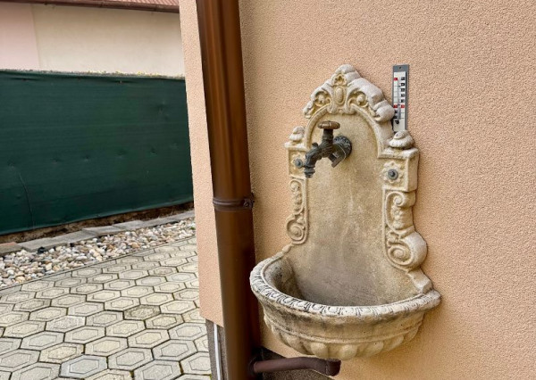 Predaj 4 izbový rodinný dom, 9á krásny pozemok pod lesom, garáž, Nitra