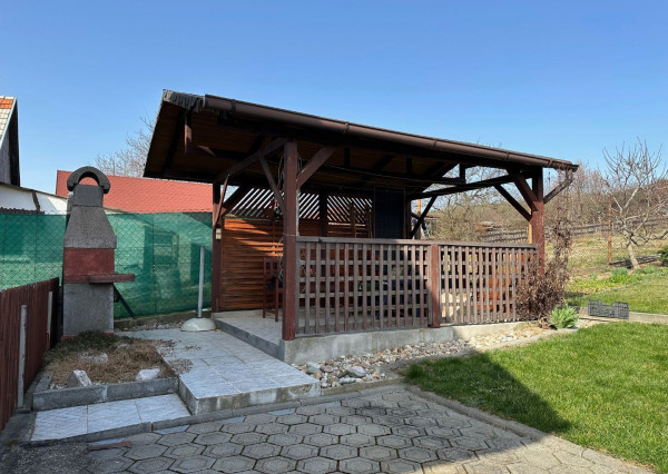 Predaj 4 izbový rodinný dom, 9á krásny pozemok pod lesom, garáž, Nitra