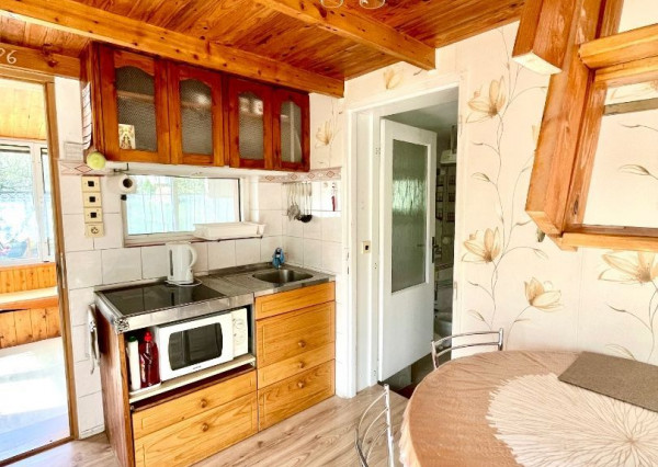 Chata aj na celoročné využitie v tichom prostredí plnej zelene, Hiadeľ