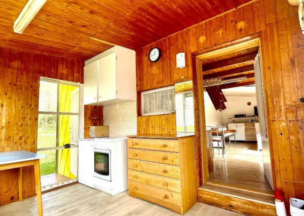 Chata aj na celoročné využitie v tichom prostredí plnej zelene, Hiadeľ