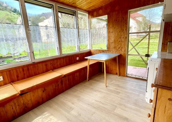 Chata aj na celoročné využitie v tichom prostredí plnej zelene, Hiadeľ