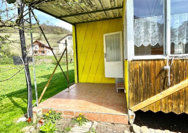 Chata aj na celoročné využitie v tichom prostredí plnej zelene, Hiadeľ