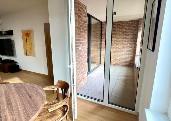 Prenájom 3izbový byt pod Hradom, ul.Podzámska, 2 park.miesta v garáži