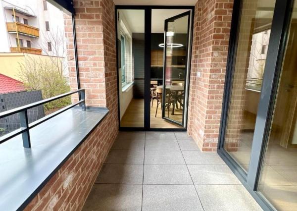 Prenájom 3izbový byt pod Hradom, ul.Podzámska, 2 park.miesta v garáži