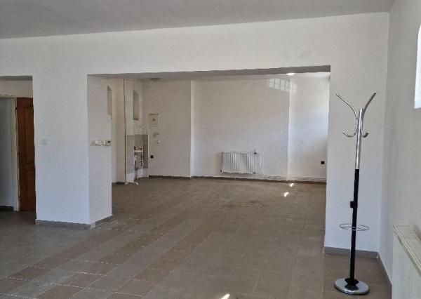 Prenájom obchodný priestor 86m2, pri autobusovej stanici