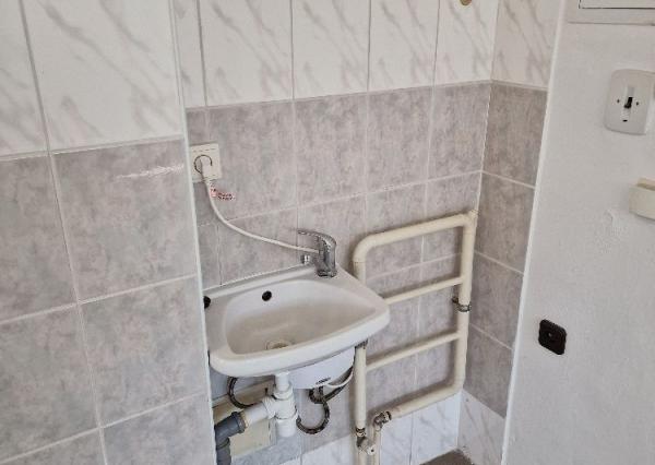 Prenájom obchodný priestor 86m2, pri autobusovej stanici