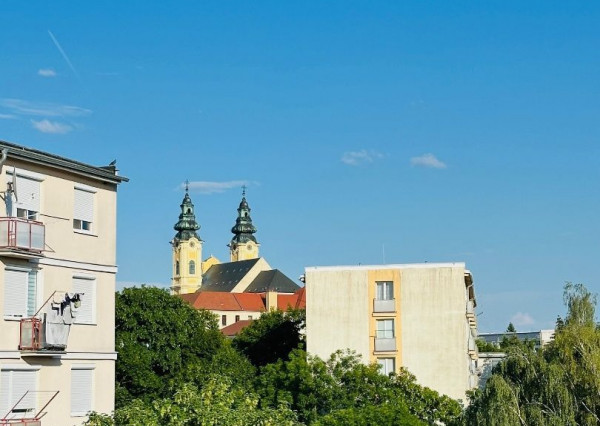 Predaj krásny 2 izbový byt, balkón, čerstvá rekonštrukcia, centrum mesta