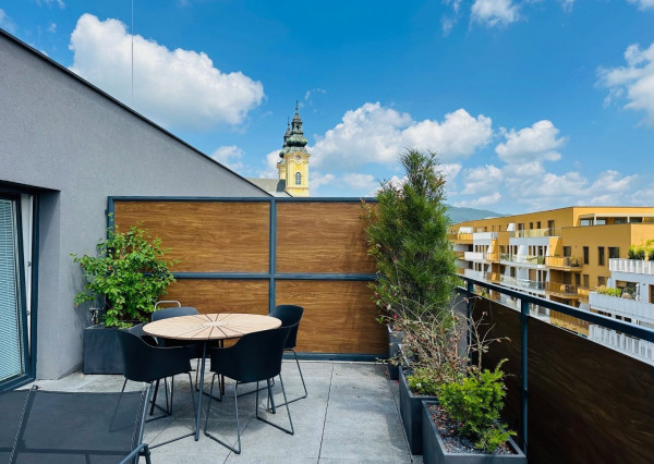 Prenájom krásny 2 izbový byt, centrum mesta, 40m2 terasa
