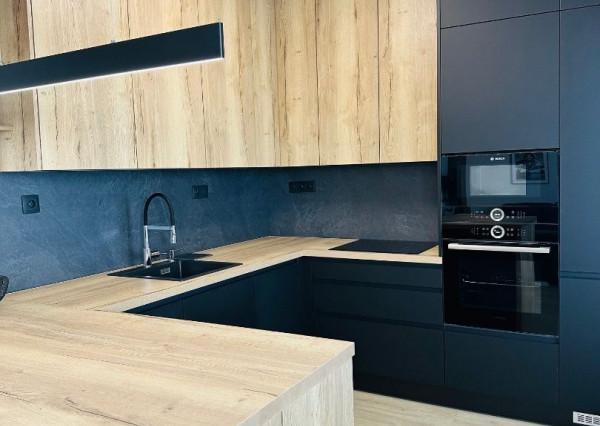 Prenájom krásny 2 izbový byt, centrum mesta, 40m2 terasa