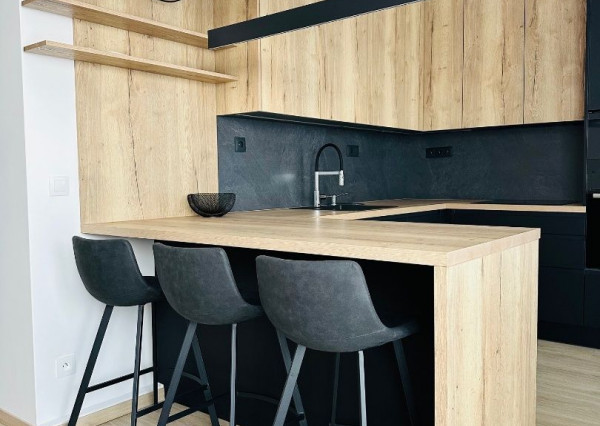 Prenájom krásny 2 izbový byt, centrum mesta, 40m2 terasa