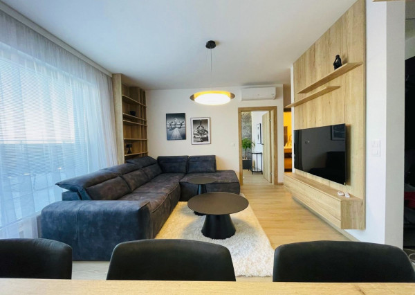 Prenájom krásny 2 izbový byt, centrum mesta, 40m2 terasa