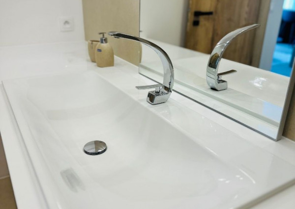 Prenájom krásny 2 izbový byt, centrum mesta, 40m2 terasa