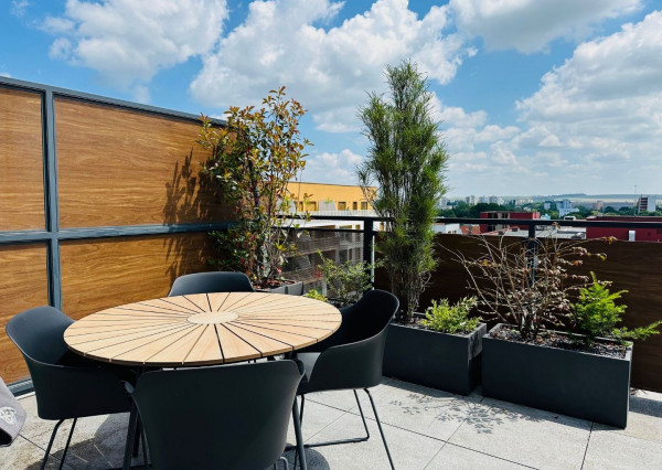 Prenájom krásny 2 izbový byt, centrum mesta, 40m2 terasa