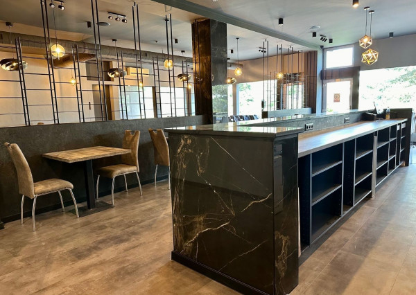 Odstúpenie luxusnej prevádzky, úplne centrum mesta, kompletne zariadená