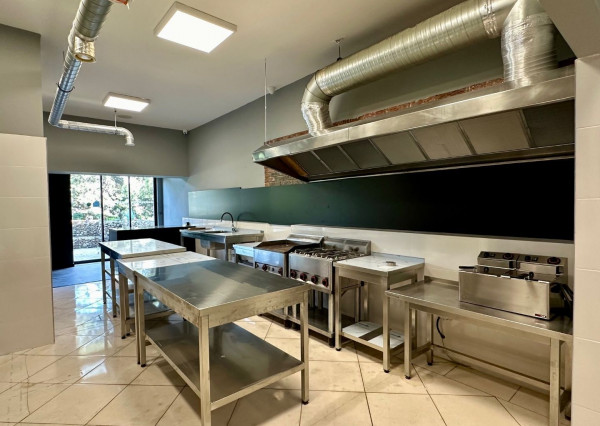 Odstúpenie luxusnej prevádzky, úplne centrum mesta, kompletne zariadená