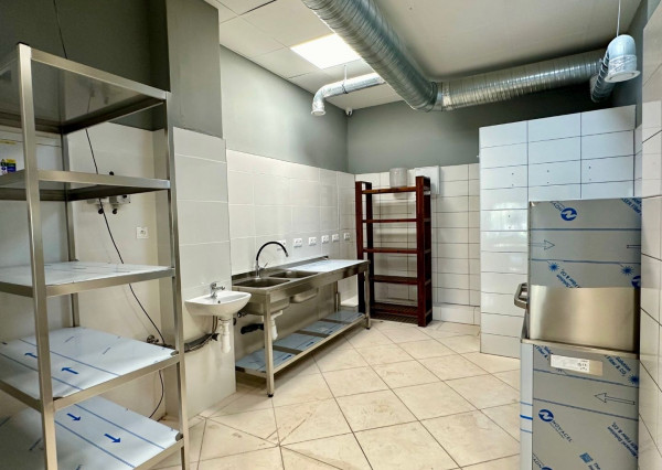 Odstúpenie luxusnej prevádzky, úplne centrum mesta, kompletne zariadená