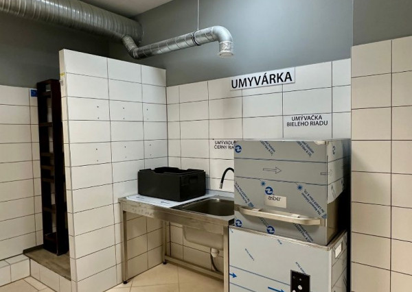 Odstúpenie luxusnej prevádzky, úplne centrum mesta, kompletne zariadená