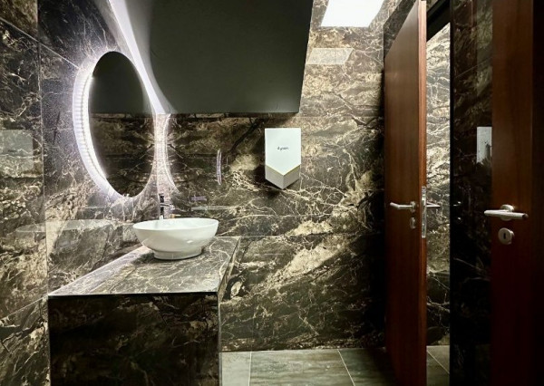 Odstúpenie luxusnej prevádzky, úplne centrum mesta, kompletne zariadená