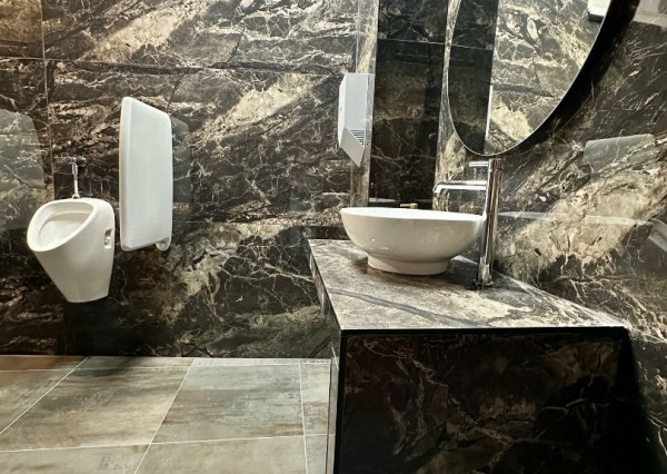 Odstúpenie luxusnej prevádzky, úplne centrum mesta, kompletne zariadená