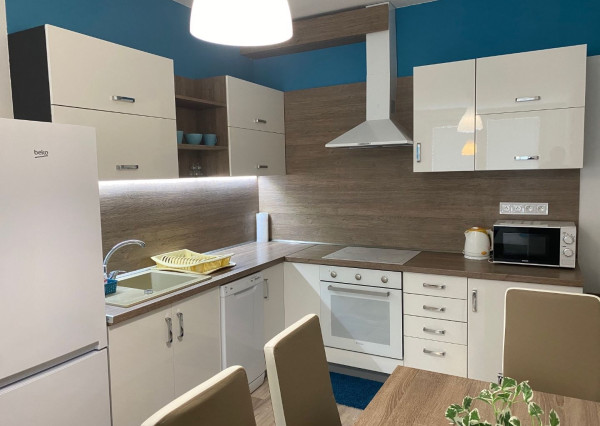 Prenájom pekný 2izb byt, centrum mesta, vlastné parkovacie miesto