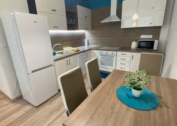 Prenájom pekný 2izb byt, centrum mesta, vlastné parkovacie miesto