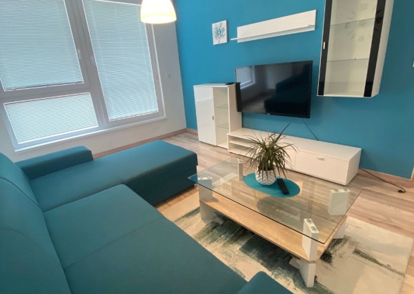 Prenájom pekný 2izb byt, centrum mesta, vlastné parkovacie miesto