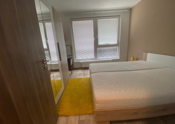 Prenájom pekný 2izb byt, centrum mesta, vlastné parkovacie miesto