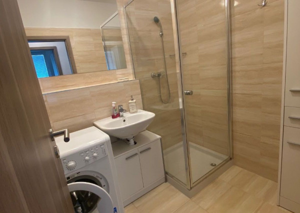 Prenájom pekný 2izb byt, centrum mesta, vlastné parkovacie miesto