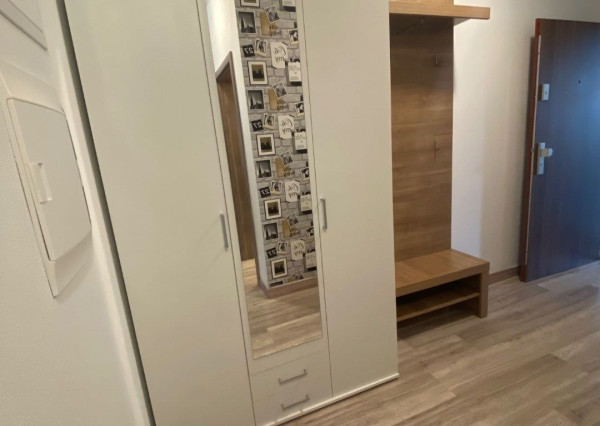 Prenájom pekný 2izb byt, centrum mesta, vlastné parkovacie miesto