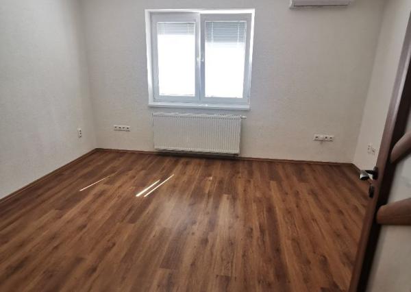 Prenájom kancelárske priestory, 80m2, 3x parkovacie miesto, Mlynárce