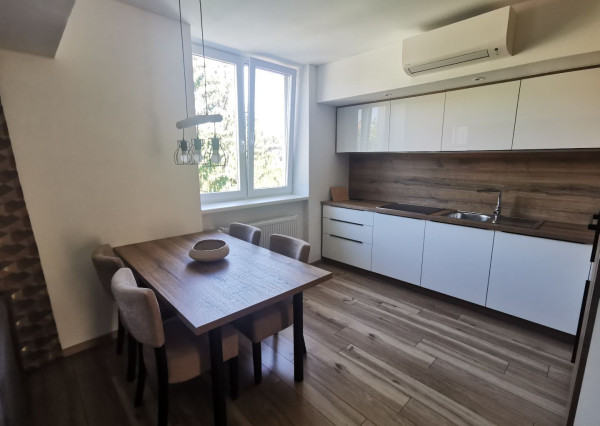 Prenájom krásny 2 izbový byt pod hradom, balkón, centrum mesta