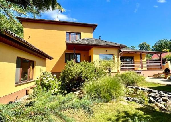 Predaj 4izb.RD Zobor, pozemok 10á, dvojgaráž, EXKLUZÍVNE!