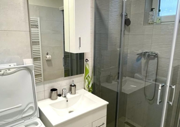 Prenájom 2izb.byt so záhradou v samostatnom RD, Zobor